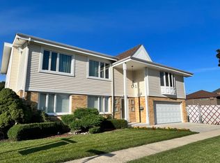 10128 Ivanhoe Ave, Schiller Park, IL 60176