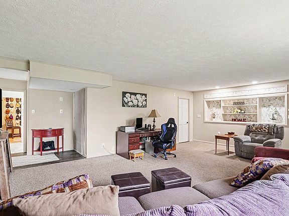 4th image of 550 Roby Beach Dr