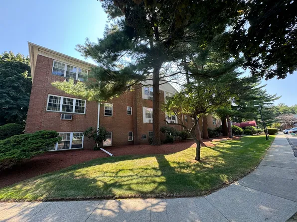 1080 New Haven Avenue APT 106, Milford, CT 06460
