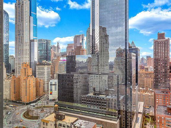 5th image of 15 W 61st St #D27
