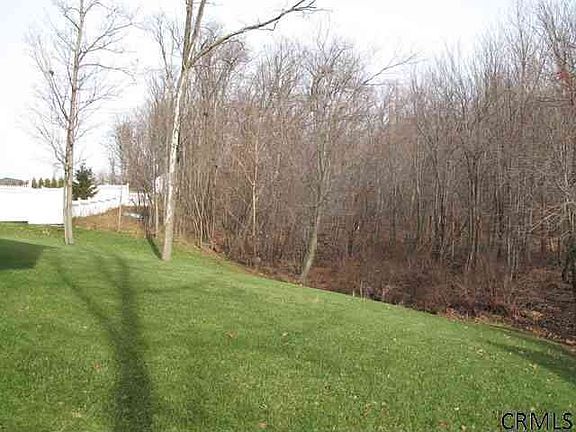 3rd image of 9 Towpath Ln