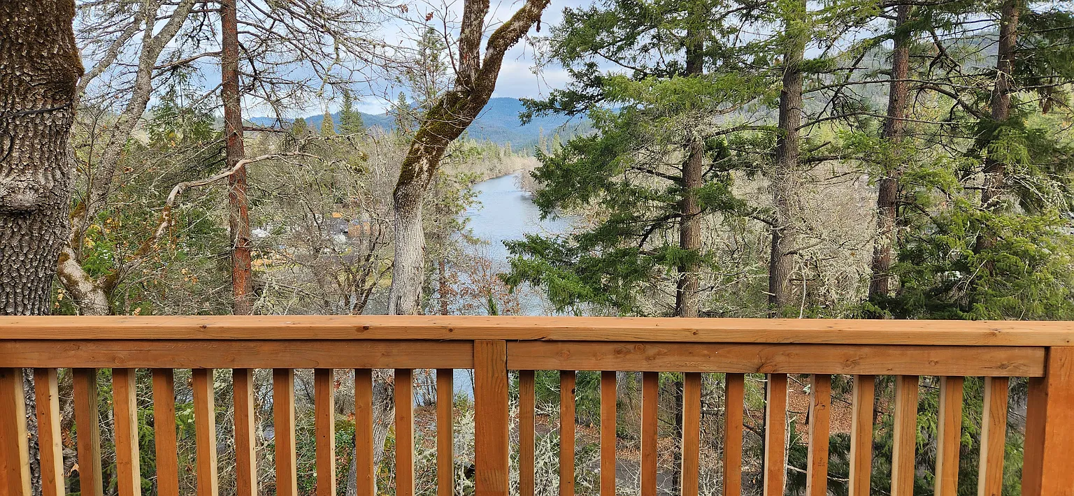 220 Crescent Dr photo 1