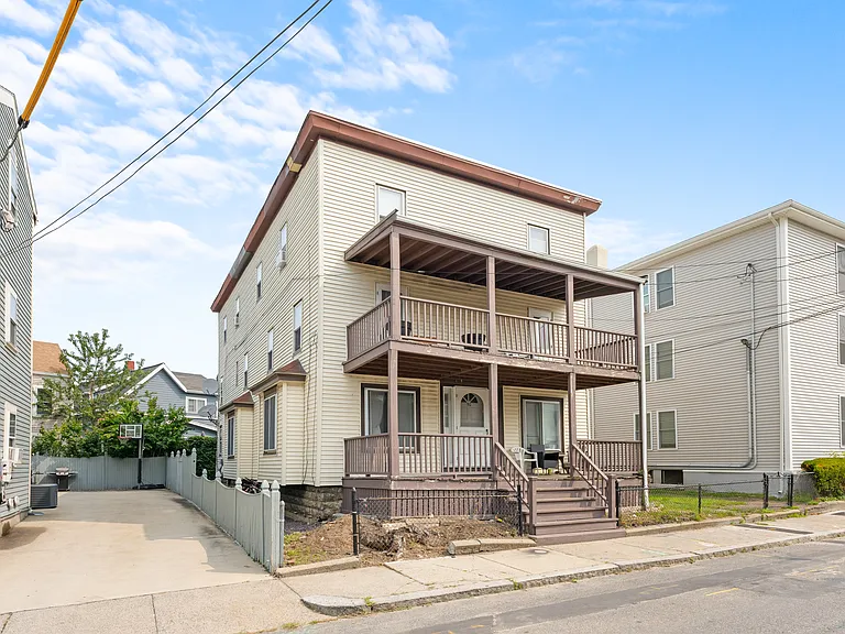50 Moore St #2R — Photo 32