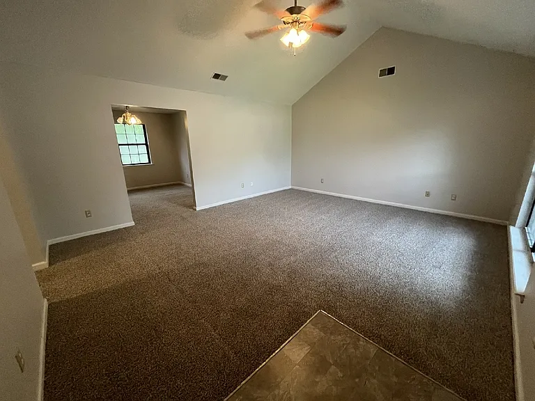 1315 Crossgate Ct — Photo 2