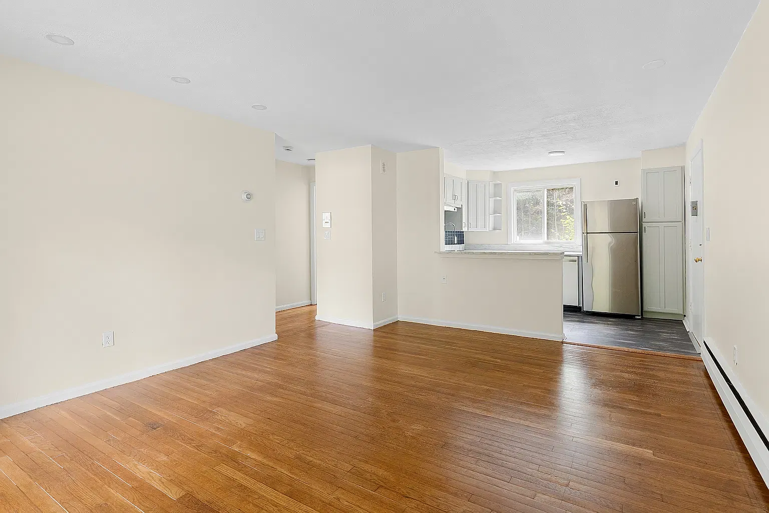 2 bed, 780 sqft, $2,400 — Photo 4