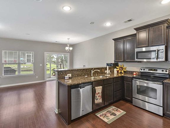 3rd image of 365 Eastfair Dr