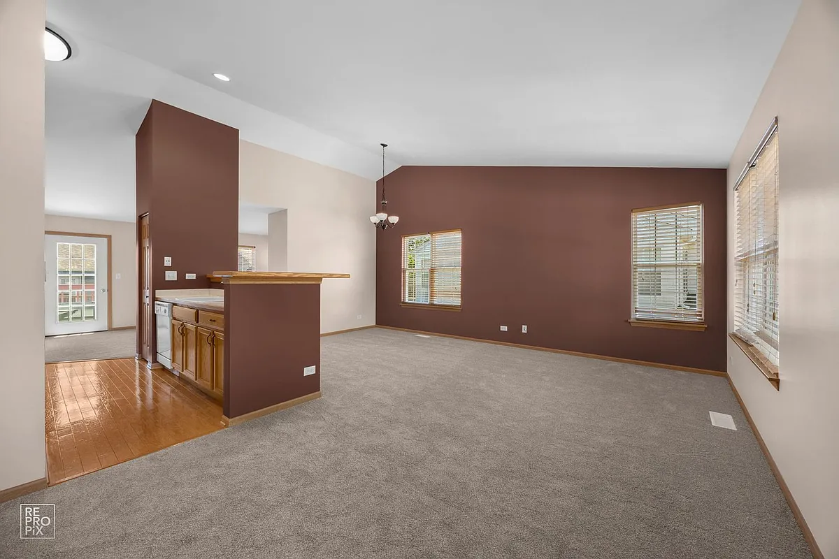 Building Photo - 2532 Golf Ridge Cir