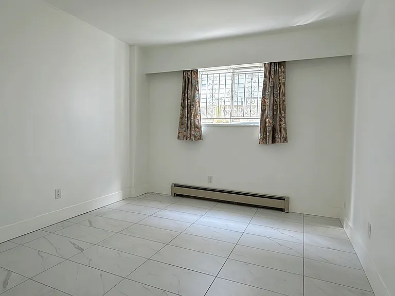 2069 E 37th Ave — Photo 7
