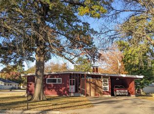 1301 N 4th St, Neodesha, KS 66757