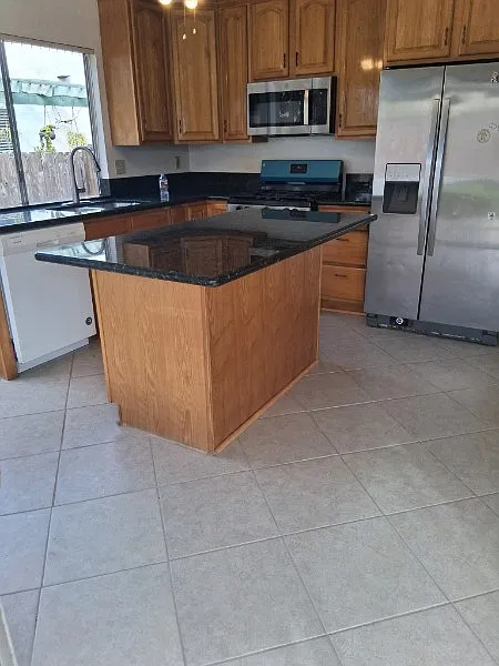 3 bed, 1134 sqft, $3,950 — Photo 3