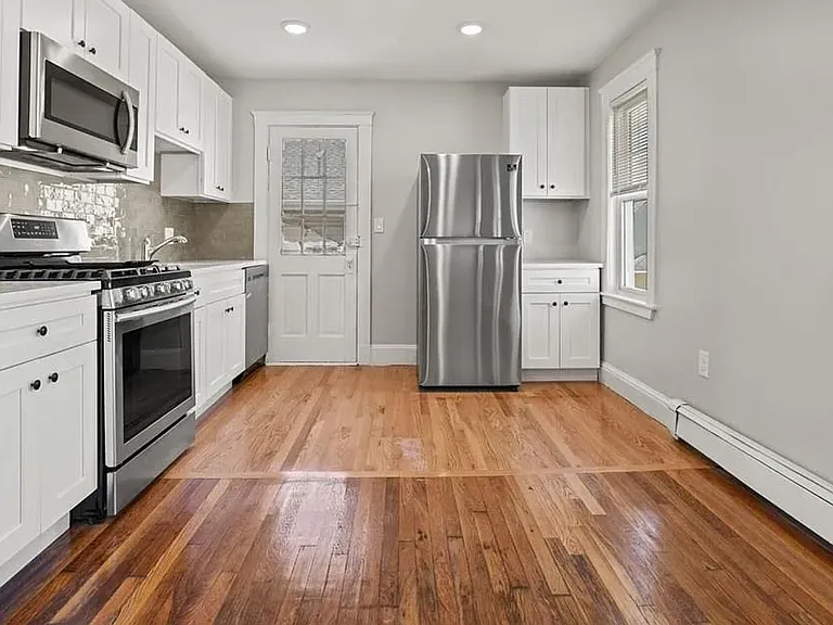 79 Farrington St #7 — Photo 8