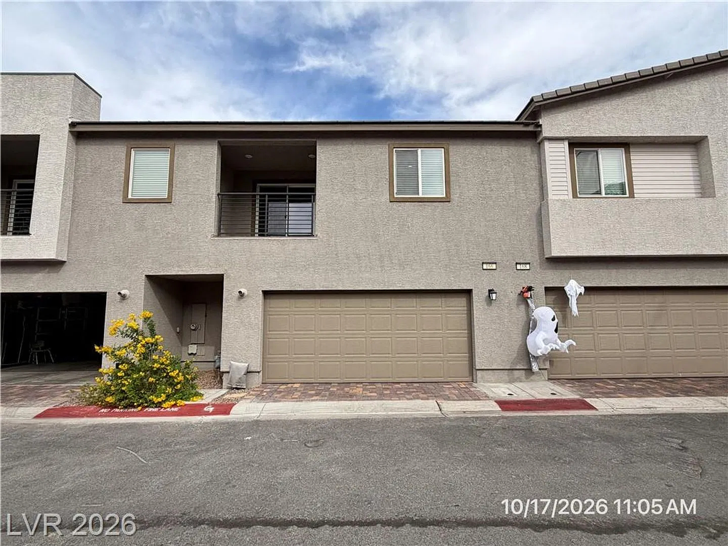 Stylish Cadence Townhome with Mountain Views & Private Balconies — Photo 2