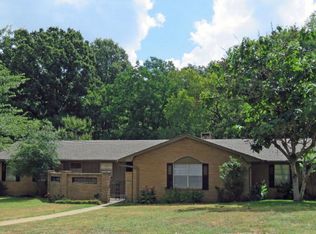 179 Brierwood Dr, Palestine, TX 75801