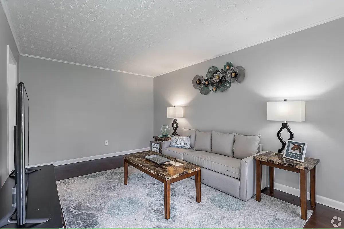 Summit Park Apartments — Photo 4