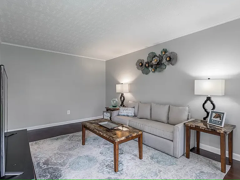 Summit Park Apartments — Photo 4