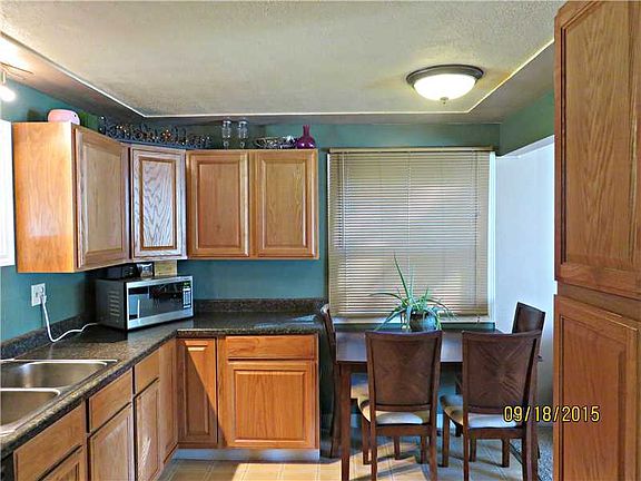 5th image of 3531 Wapato Ave