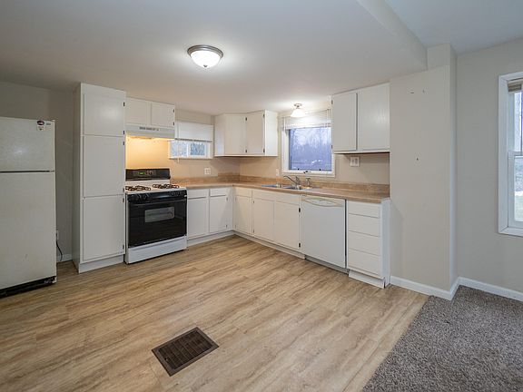 5th image of 10616 Oakland Dr