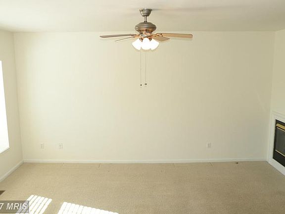 4th image of 17318 Nugent Ln