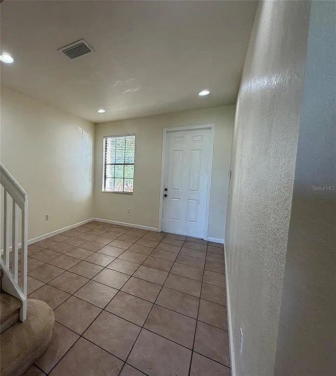 3 bed, 2.5 bath, 1596 sqft, $1,800 — Photo 2