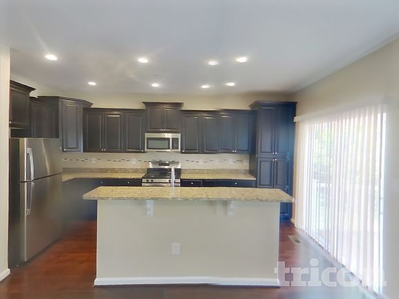 4th image of 1032 Pultney Ln