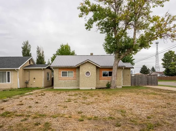 5603 W 56th St, Taber, AB T1G 1L4