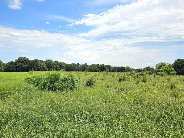 220 Hawks Ridge Dr, Troy, MO 63379