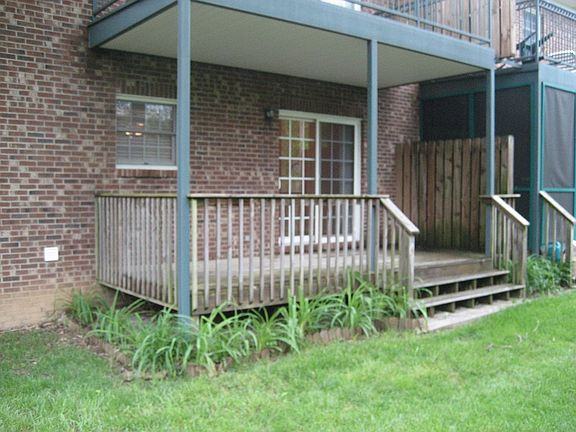 Back deck, which can be screened in