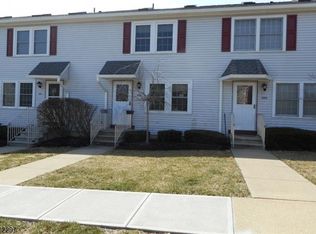 810 Sierra Dr, Hackettstown, NJ