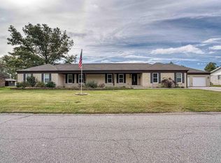 513 Abelson Dr, Carmi, IL 62821