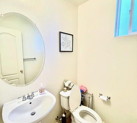 5th image of 12 Miltonia Dr