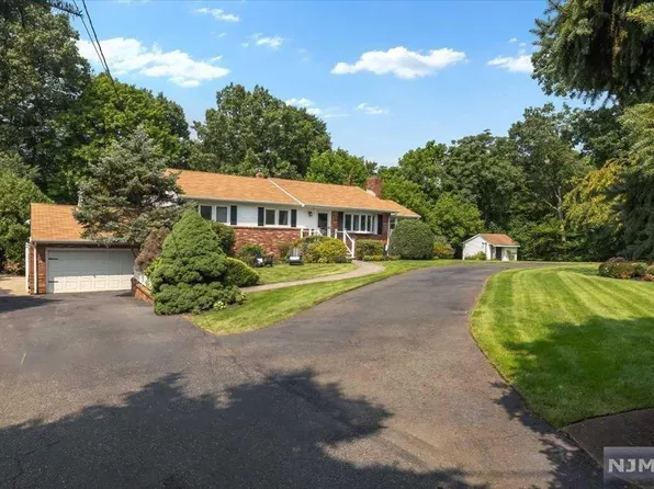 36 Laggner Ct, Hawthorne, NJ 07506