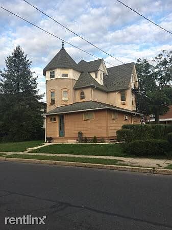 2nd image of 515 Walnut St APT 4