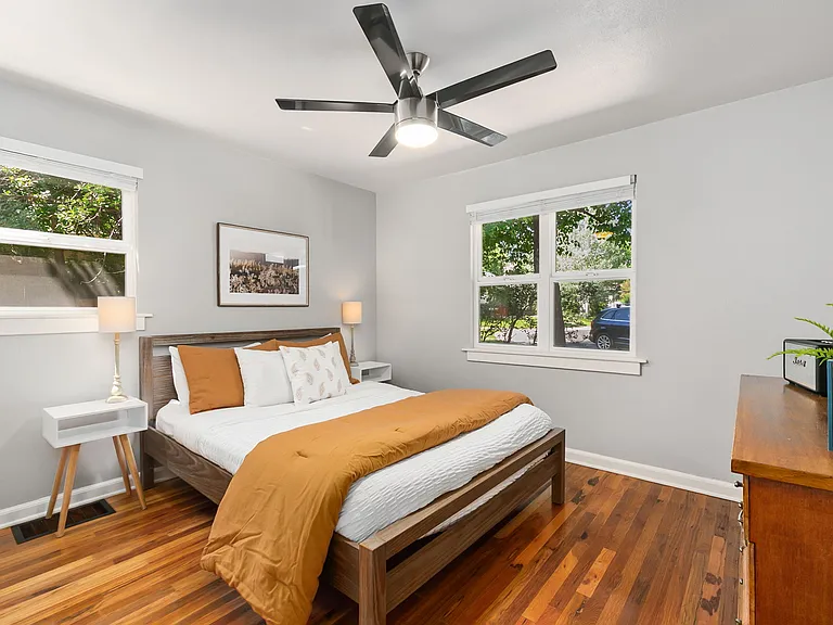 726 Eastdale Dr — Photo 10