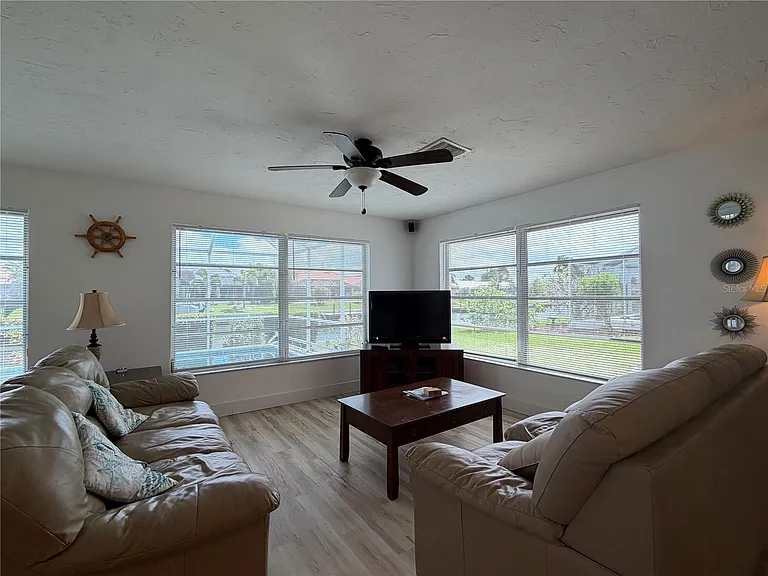 732 Santa Margerita Ln — Photo 13