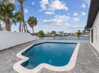 1514 Sea Gull Dr S, Saint Petersburg, FL 33707