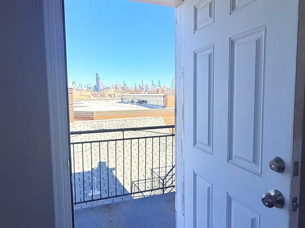 556 W 31st St Unit 3, Chicago, IL 60616