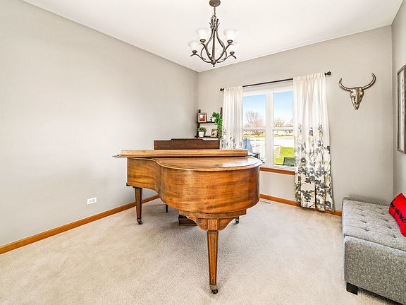 4th image of 1006 Bayberry Ct