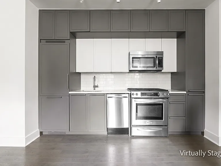 416 W 52nd St #522 — Photo 3