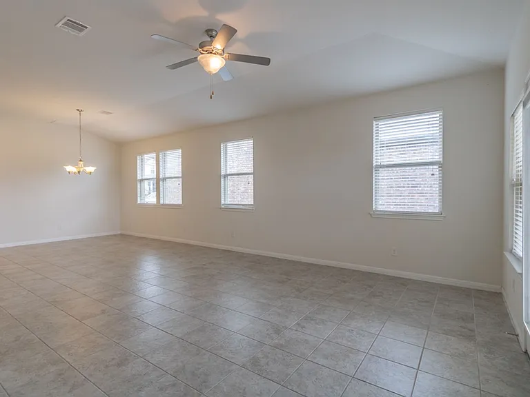 2924 Barbed Wire St — Photo 9