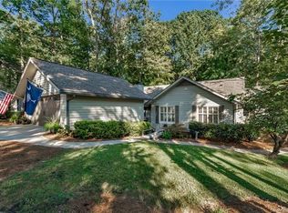 16 Hummingbird Ct, Lake Wylie, SC 29710