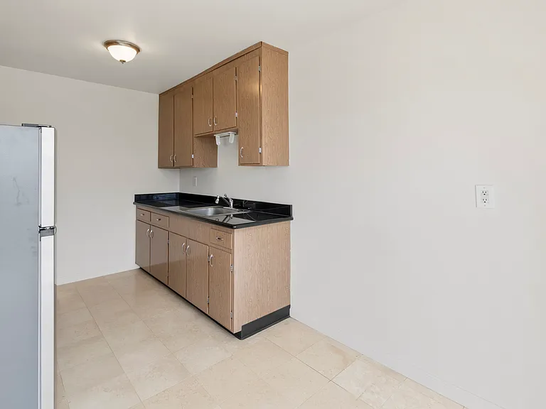 4444 Balboa St #207 — Photo 11