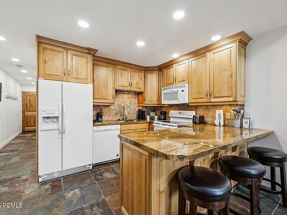 5th image of 1530 Empire Ave #310
