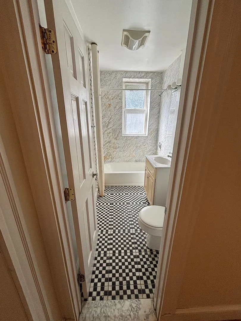 Modern, Oversized Studio On A Quiet Allston Street | B Line — Photo 2