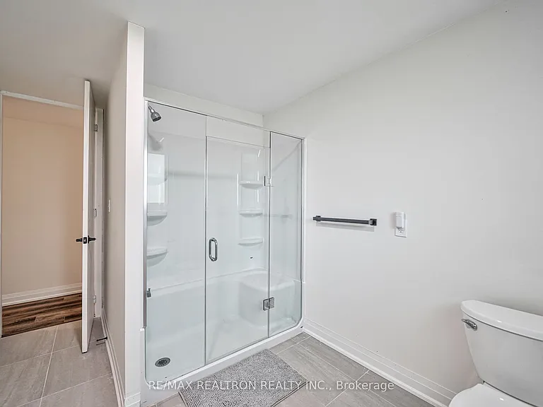 50 Axsmith Cres — Photo 31
