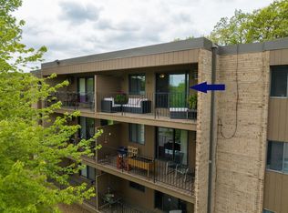 5697 Green Circle Dr APT 317, Minnetonka, MN 55343