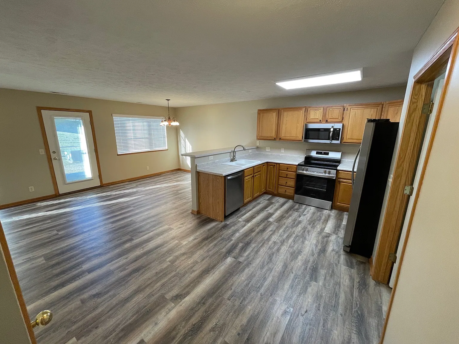 3 bed, 1739 sqft, $2,000 — Photo 1