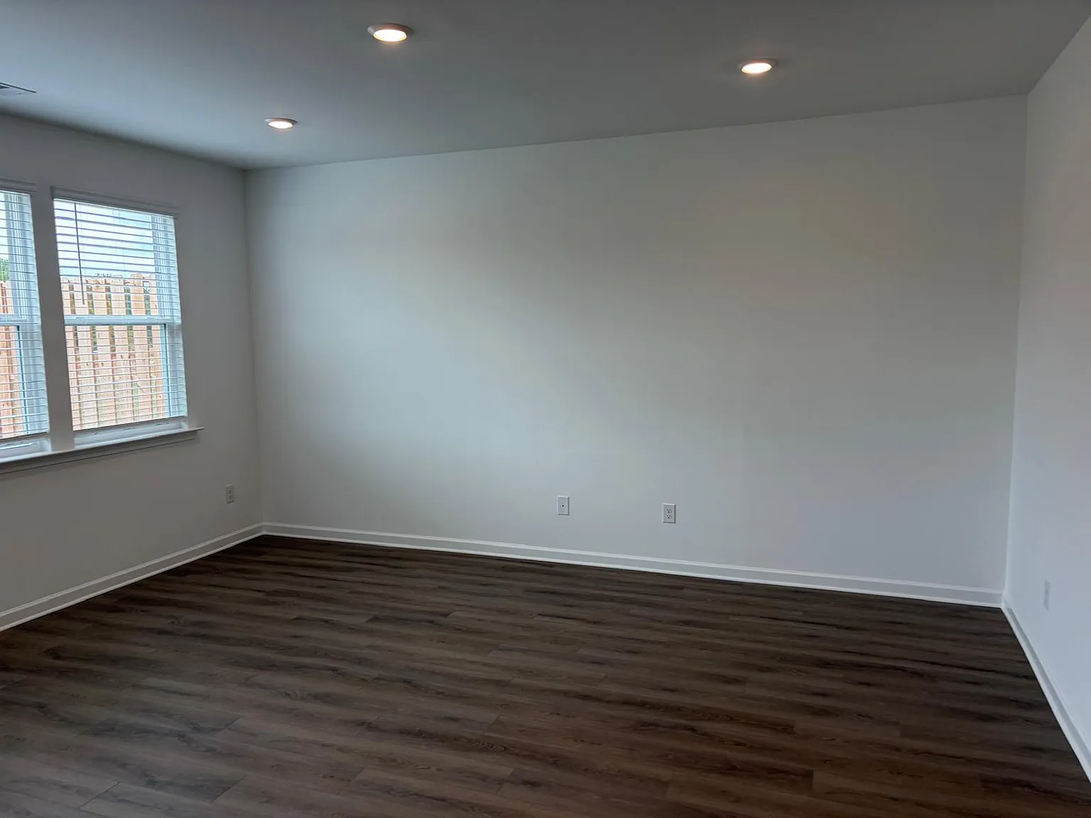 3 bed, 1815 sqft, $1,999 — Photo 4