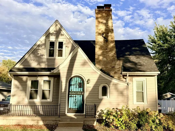 1522 South Sunny Slope ROAD, New Berlin, WI 53151