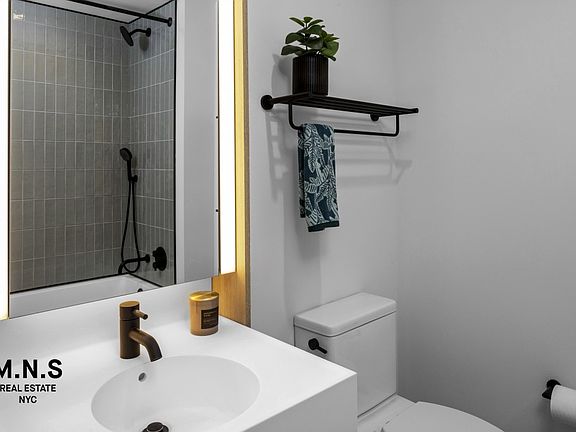 5th image of 11 Ocean Pkwy #533
