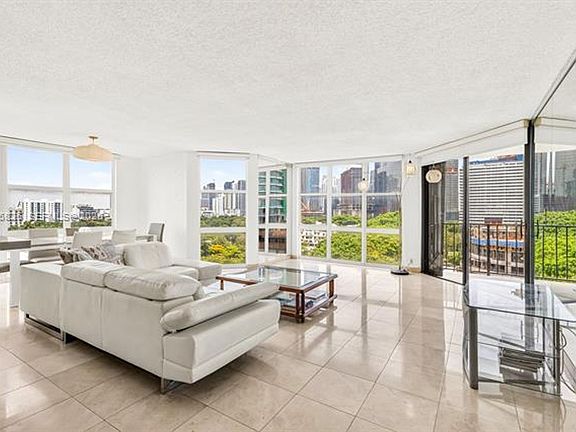 2nd image of 1901 Brickell Ave #Cu-b1109
